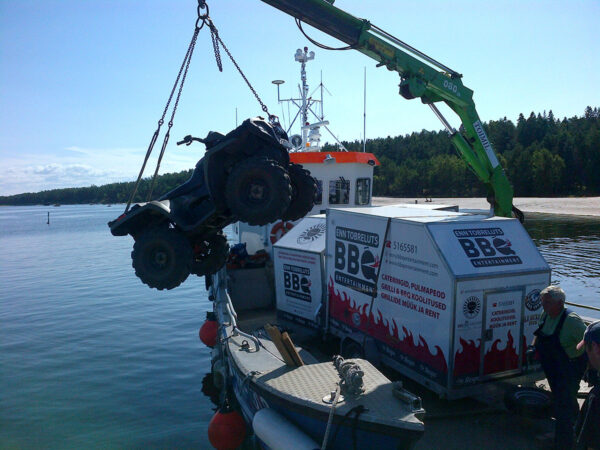 BBQ Entertainment N Catering, Enn Tobreluts, Naissaarele Grillima2