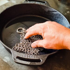 EAN 8719326497723 VALHAL Puhastuslapp Malmpottidele : BBQ Accessory Scrub Mat Cleaner For Cast Iron