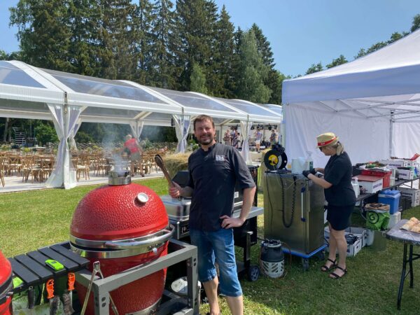 25.11.23 Grill Ahjude Set Up Enn Tobreluts