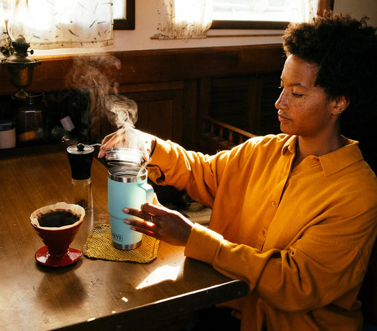 YETI termos-joogitops kaanega ja sangaga Rambler Mug 20 Oz / 591 ml Black / must - Image 6