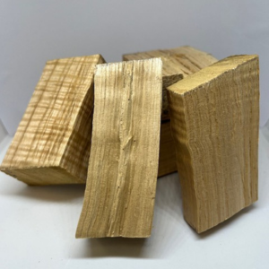 Piato kastanipuust suitsuklotsid