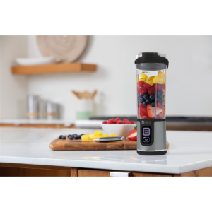 R BC151BK InUse Kitchen OnCounter Fruit Berries Copy