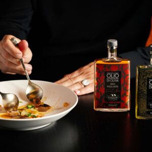 Muraglia “Michelin Aromatics By Francesco Apreda” Kinkekarp Eksta Väärisoliiviõlidega (2 X 100 Ml) — RED PIKKANTE & GOLD INDIA 2