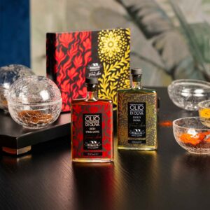 Muraglia “Michelin Aromatics By Francesco Apreda Kinkekarp Eksta Väärisoliiviõlidega (2 X 100 Ml) — RED PIKKANTE & GOLD INDIA.