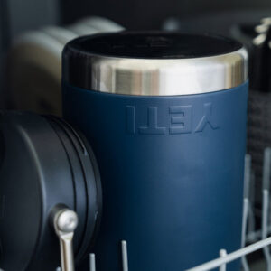 R Jug Drinkware Product Overview Image Dishwasher Safe 1x 1.jpg