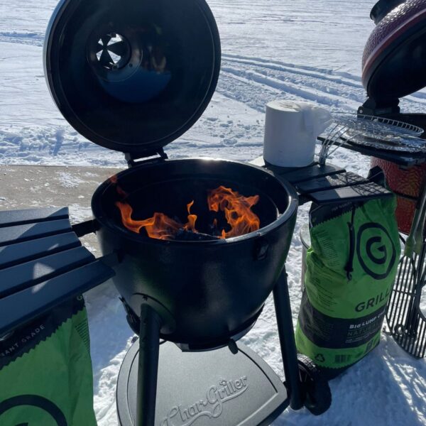 KASUTATUD GRILLAHI Char-Griller® Akorn® Kamado 20'' söegrill (must)